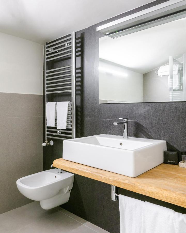Hotel Due Pini ฟอร์มิจิเน ภายนอก รูปภาพ