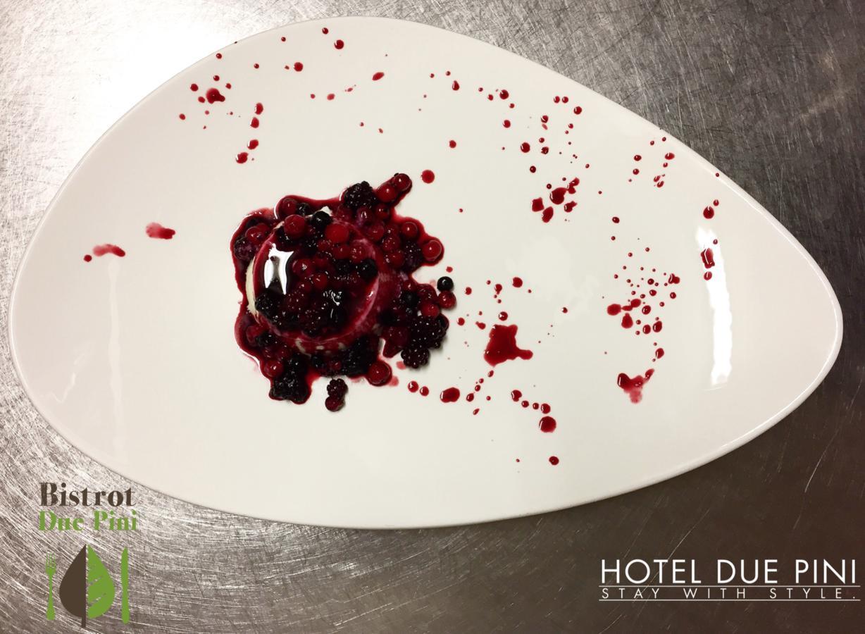 Hotel Due Pini ฟอร์มิจิเน ภายนอก รูปภาพ