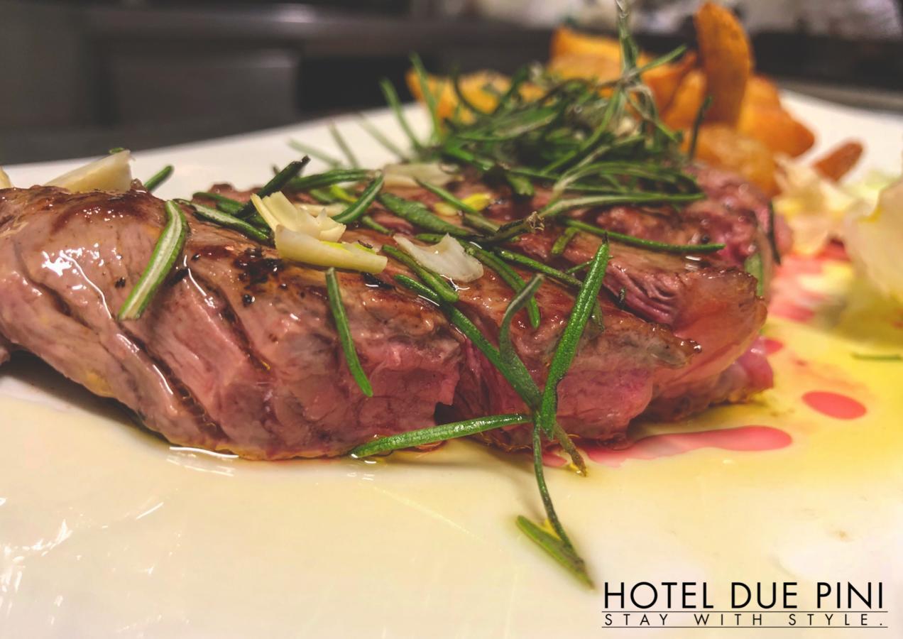 Hotel Due Pini ฟอร์มิจิเน ภายนอก รูปภาพ
