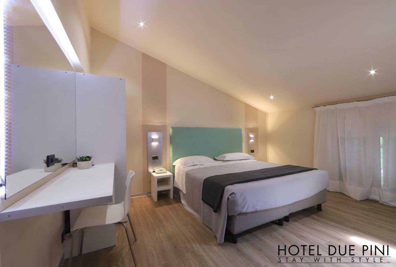Hotel Due Pini ฟอร์มิจิเน ภายนอก รูปภาพ