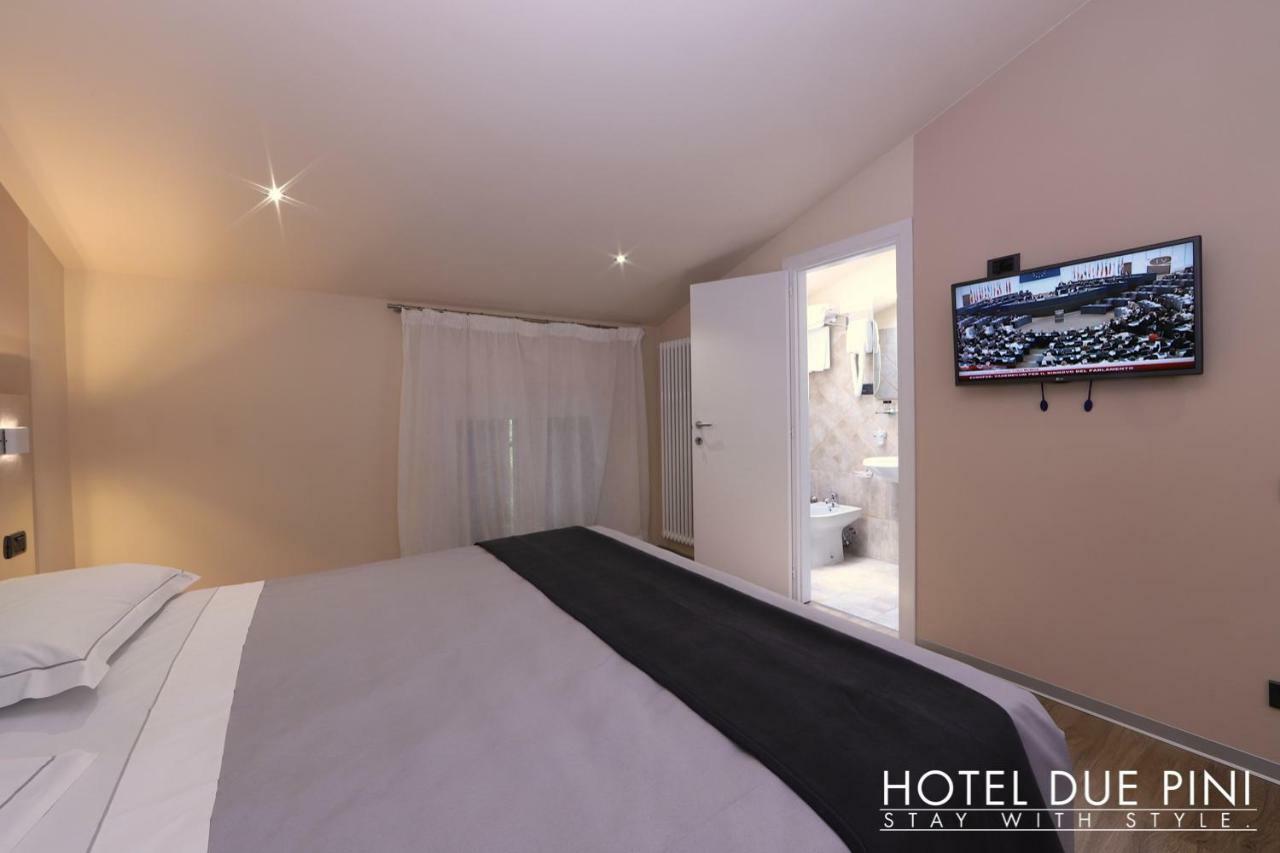 Hotel Due Pini ฟอร์มิจิเน ภายนอก รูปภาพ