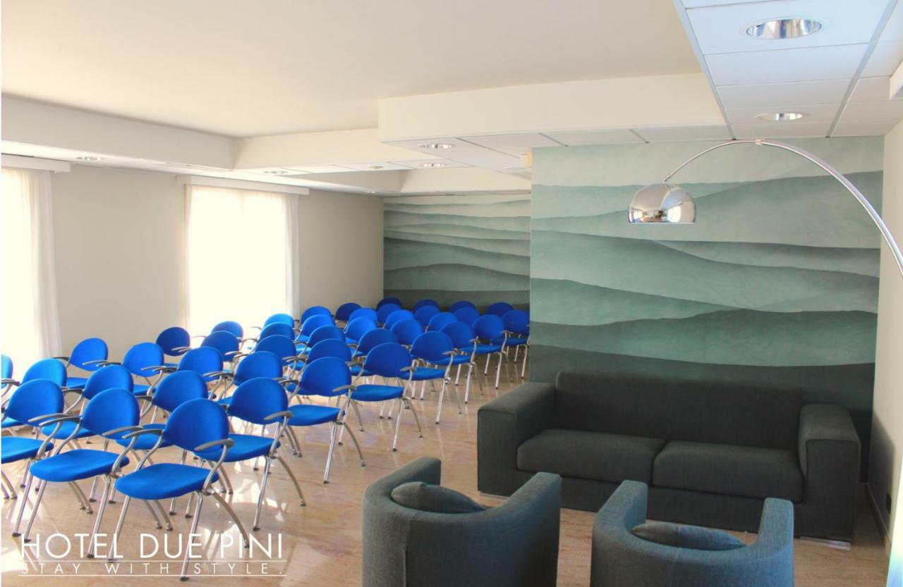 Hotel Due Pini ฟอร์มิจิเน ภายนอก รูปภาพ