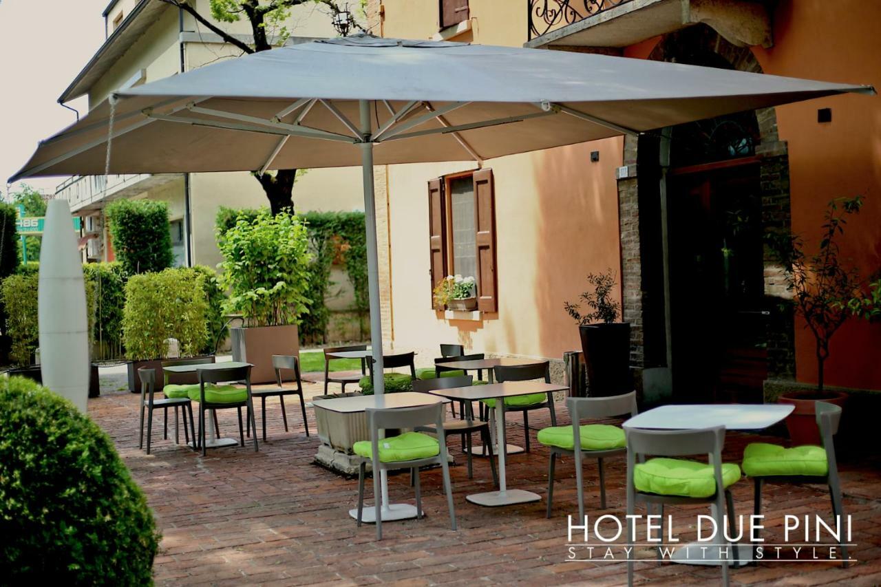 Hotel Due Pini ฟอร์มิจิเน ภายนอก รูปภาพ