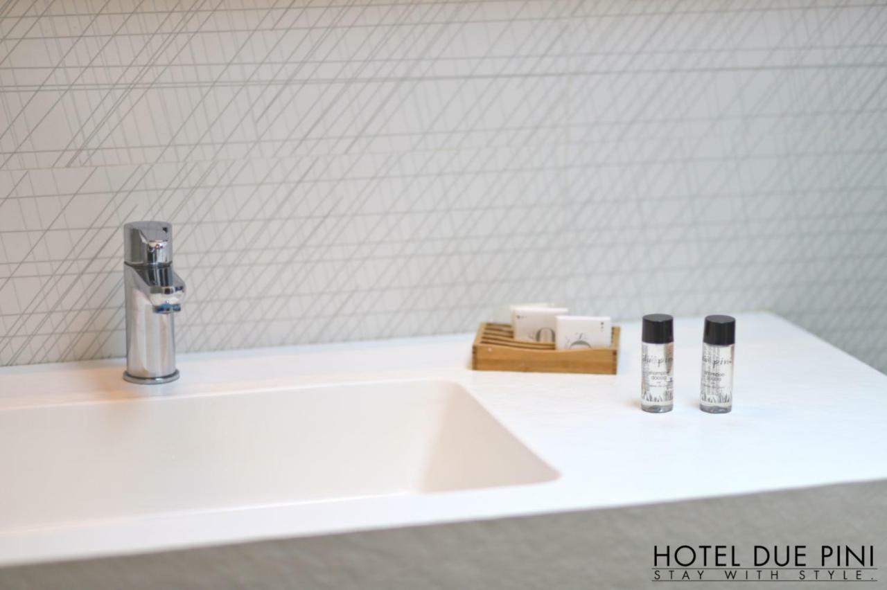 Hotel Due Pini ฟอร์มิจิเน ภายนอก รูปภาพ