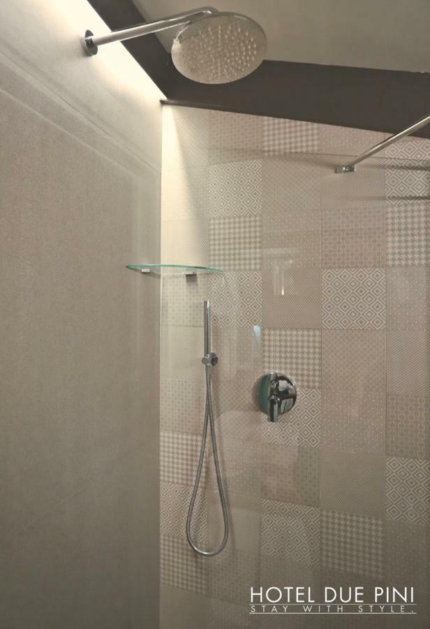 Hotel Due Pini ฟอร์มิจิเน ภายนอก รูปภาพ