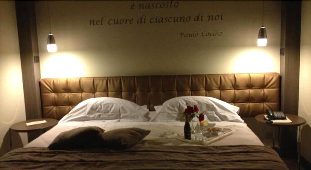 Hotel Due Pini ฟอร์มิจิเน ภายนอก รูปภาพ